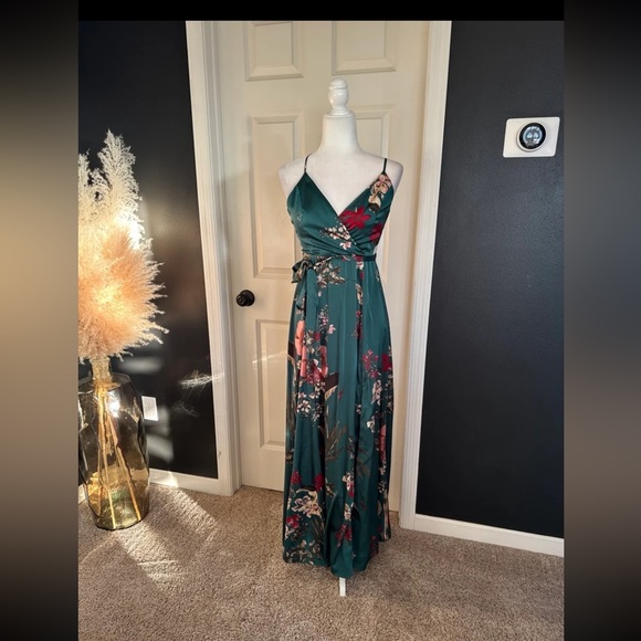 Lulus Still the One Emerald Green Floral Print Satin Maxi Dress size Small - Picture 9 of 12
